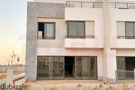 فيلا Town House Corner للبيع 234م كومباوند بالم هيلز الاسكندرية
