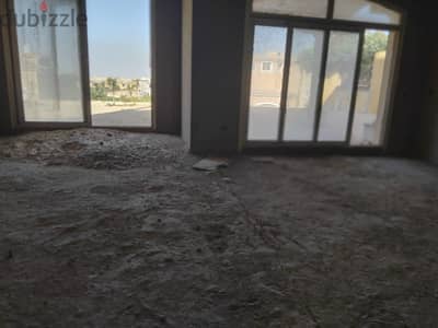 فيلا للبيع في رويال ميدوز في اعلي تبه في الشيخ زايد