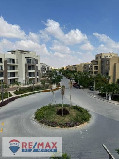 منزل تاون هاوس متوسط ​​للبيع في بالم باركس، جاهز للسكن بتشطيبات كاملة