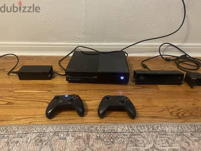 Xbox one with 2 controllers and kinect