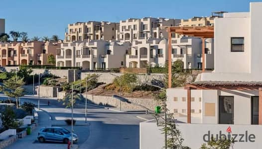 شاليه متشطب بالتكفات داخل مكادي هايتس علي فيو الاجون  للبيع  بموقع استراتجي في البحر الاحمر