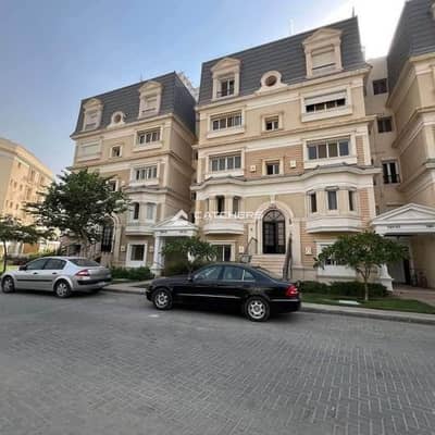 بالتقسيط يصل ل 14 سنه شقة برايم لوكيشن للبيع من ماونتن فيو بجوار الجامعه الامريكية في قلب التجمع الخامس