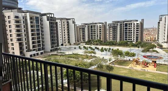 شقة للإيجار داخل  زد ويست  (Residential Tower)   المساحة: 211 متر فيو مميز  علي لاند سكيب