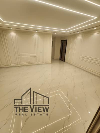 شقه ارضي بجاردن واسعه  للبيع  في كمبوند  الخمايل el khamayel compound في الشيخ زايد  EL sheikh zayedلوكيشن مميز بقرب الخدمات