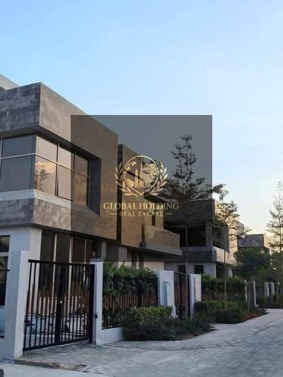 Villa for sale, ready to move, in Sun capital - Pyramids and landscape views by Discount 40%.