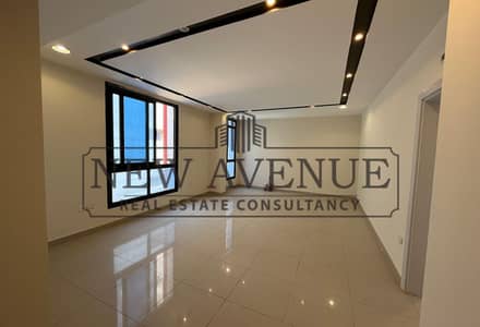 عيادة بترخيص طبي متشطبة بالكامل للايجار باطلالة مميزة و قريبة من كل الخدمات في New cairo center north teseen