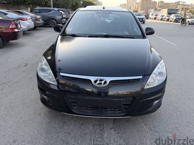 لهوات الحالات سياره  i 30 اعلي فيه فتحه سقف اول ترخيص باسم المشتري