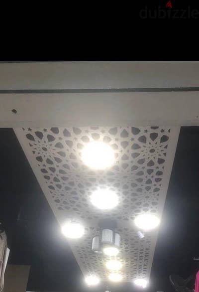سقف معلق مضئ