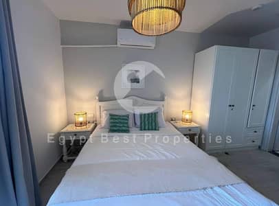 2BR apartment overlooking open landscapes