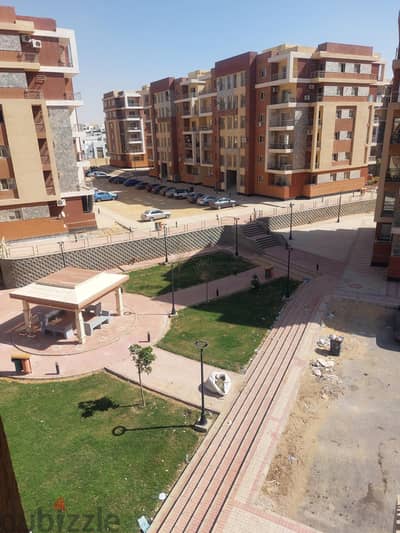 شقة ١٣٠م٢ بكمبوند دار القرنفل دور متكرر نموذجA