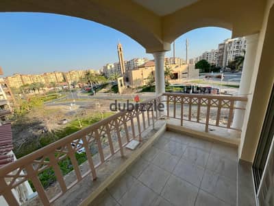 فيو على المسجد والخدمات مباشرةً نموذج 200 في B1 دور تالت