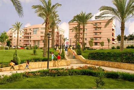 فرصة لا تعوض للبيع شقه 109 متر الرحاب المرحلة الرابعة  دبل فييو بحرى صريح على جاردن والخلفى باركينج ال شقه تشطيب سوبر لوكس  ماونة من 2 غرفة نوم ورسبشن