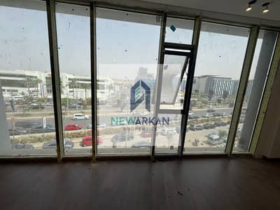 office for rent,105m in sheikh zayed infront park street mall fully finished ready to move