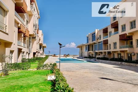لسرعة البيع شاليه بمساحة ١٢٠ مترًا مربعًا بأقل من سعر السوق،  استلام فورى فيو على البحر فى موقع مميز جدًا في دايركشن وايت direction white
