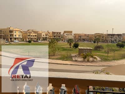 شقة للإيجار بالمطبخ بتشطيب ألترا سوبر لوكس في فيلات شرق الأكاديمية