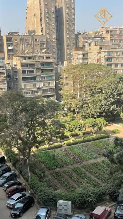 شقة 225م جامعة الدول فيو ميدان موقع استثنائي بالمهندسين سعر مغرى