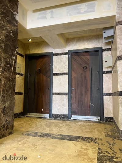 SaleArea: 193 square metersLocation: Hadayek October, Green City CompoundFinishing Status: Semi-finishedDelivery: Within 6 monthsPayment Plan: Install