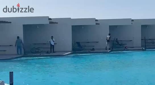 إستلام قريب شاليه متشطب بالتكييفات فى دايركشن وايت بجانب جون سوديك وكالى كوست Direction White Arabella