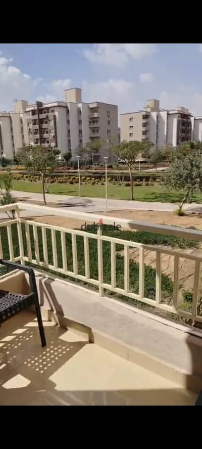 شقه للبيع استلام فوري  160م 3غرف +2حمام متشطبه بالكامل موقع مميز فيو جيد في كومباوند وصال مدينه الشروق