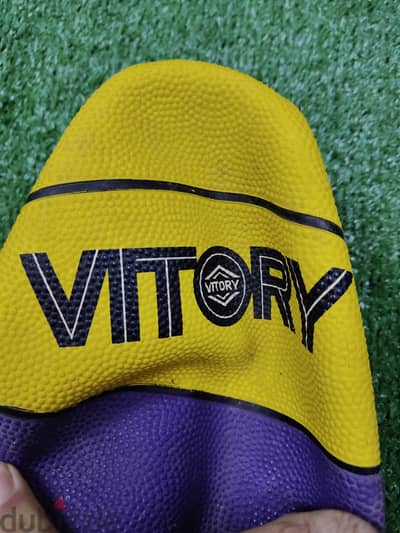 4 كرات سلة VITORY ب 1000ج
