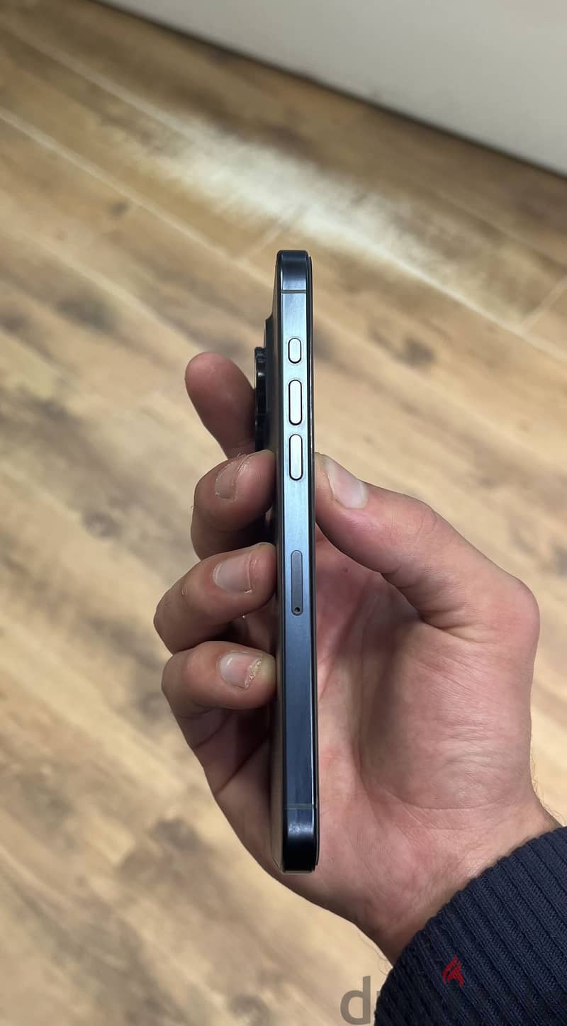iPhone 15 pro max 2