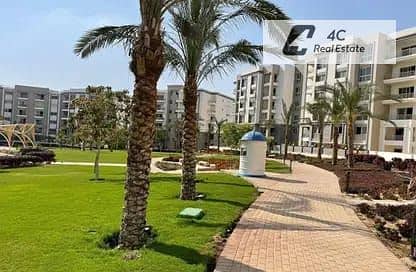 شقة بمقدم واقساط اقل سعرمن الماركت 2 نوم في مرحلة Garden residents لوكيشن مميز open view في هايد بارك التجمع الخامس hyde park