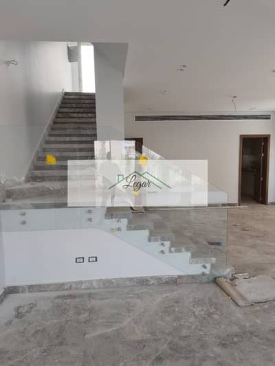 فيلا للايجار في ذا كرون 218م مطبخ وتكيفات  بسعر لقطه