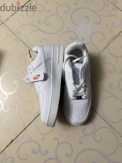 Air force 1 mirror  ابيض مقاس "42 نايك
