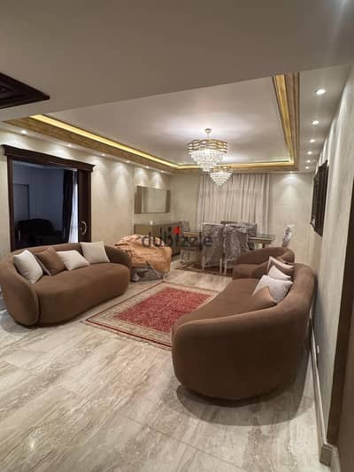 شقة للإيجار مفروشة بالكامل جاهزة للسكن تشطيبات سوبر لوكس اول استخدام دور متكرر اسانسير 2 غرف في الرحاب - المرحلة الاولي - القاهرة الجديدة Al Rehab 1