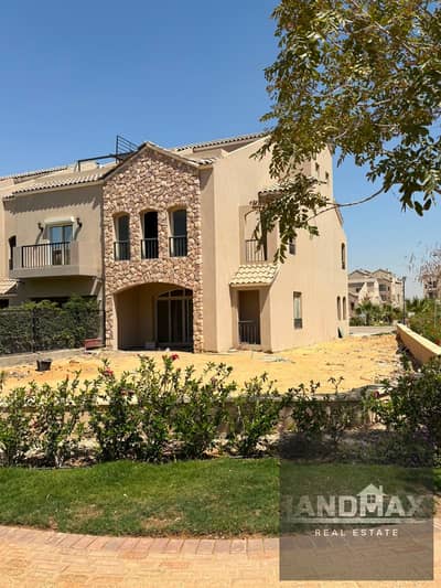 تاون هاوس كورنر 380م للبيع في Green Square | 4 غرف + غرفة مربية | موقع مميز وسعر لقطة لا يتكرر