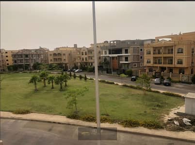 شقة للايجار في الشيخ زايد الحي الثامن مفروشة بالكامل و بالتكيفات 200متر بسعر مميز