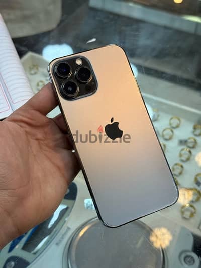 13 pro max بحالة ممتازة و قابل للتفاوض