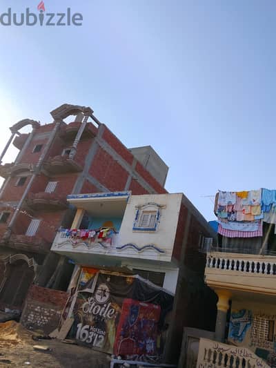 عقار للكامل للبيع ٨ شقق متشطبين و محل