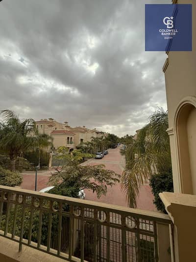 Immediate delivery of a villa in a prime location next to the World Medical Center in Patio Prime La Vista, with installments available.