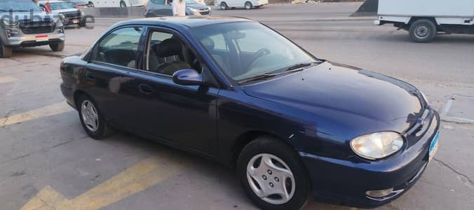 كيا شوما 2001