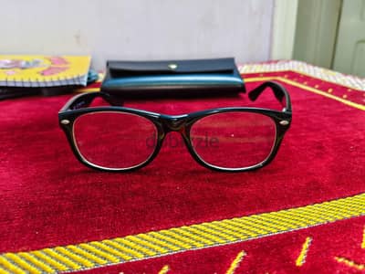 نظارة ray ban اورجينال من ألمانيا حالتها ممتازة