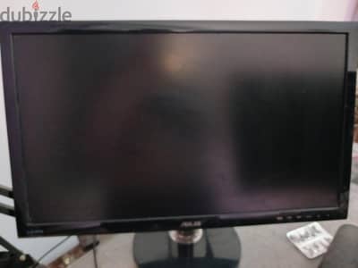 3 monitors ( ASUS / AOC )/ holders/case/speakers/keyboard/mouse/mat