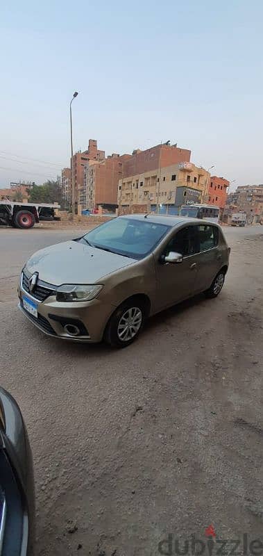 سيارة بالسائق