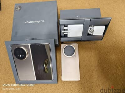 Honor Magic V5