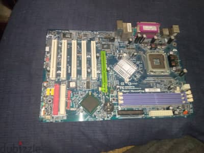 motherboard ddr1 شغاله 100%مش محتاجه اي تصليح و هديك معاه بور سبلاي بت