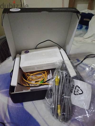راوتر فايبر Huawei HG8145V5 بحالة ممتازة بالكرتونة”