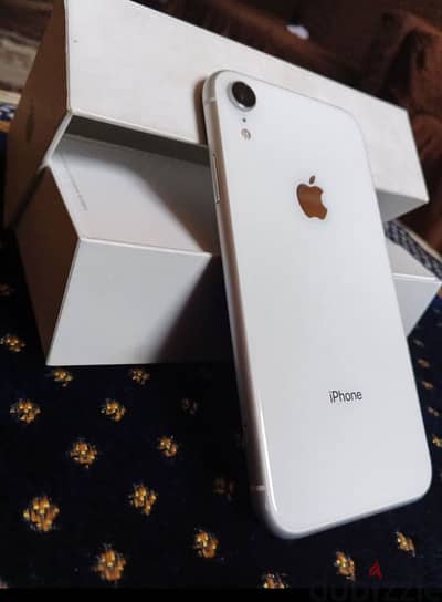 ايفرن اكس ار مساحه 128 بطريه 76 الجهاز حاله ممتازه اوي كرتونه