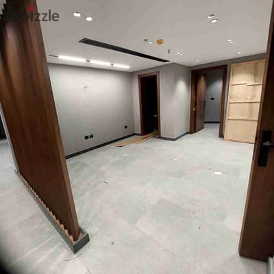 Office for rent in Heliopolis, on a main street, 330 square meters, administrative building, close to all services, transportation, banks, and the metro. 5 minutes from Nasr City and Sheraton, and 15 minutes from New Cairo. A great opportunity! Book now!