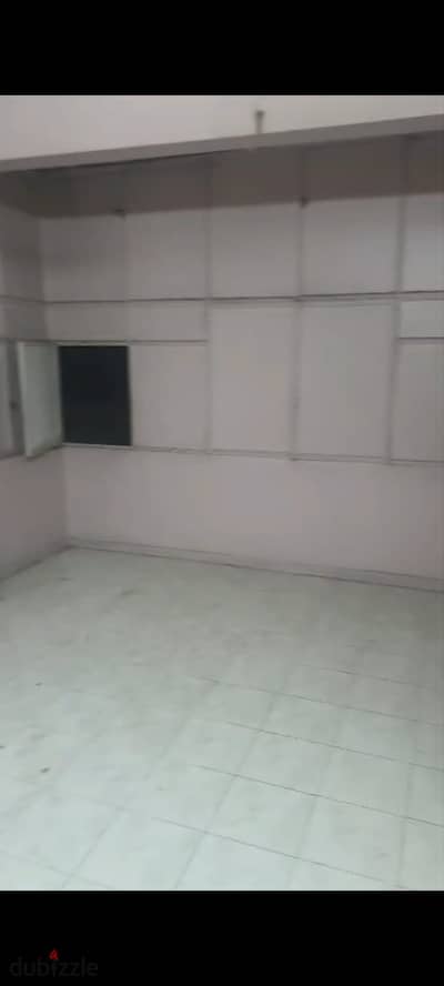 شقه سكنيه غرفتين بالدقي دور ثالث سلم