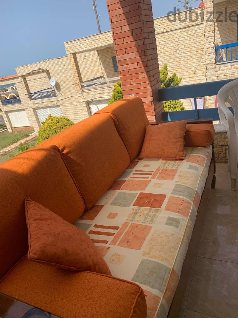 Sofa very good condition 1