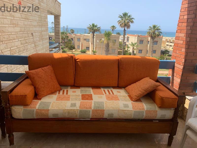 Sofa very good condition 2