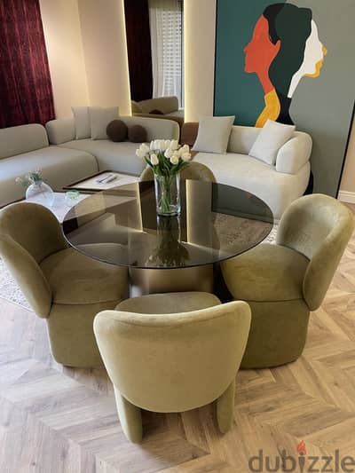 Chic dining table + chairs Brand new