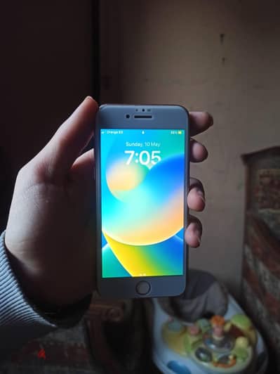 ايفون 8 عادي فاضي