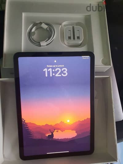 iPad Air 11-inch M3 128GB - بطارية 98% - حالة ممتازة جدًا