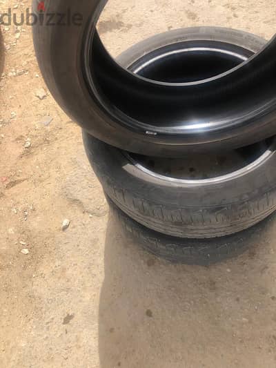 4 كوتش عربية بحالة جيدة جدا  ٤ مقاس : 235/50R19